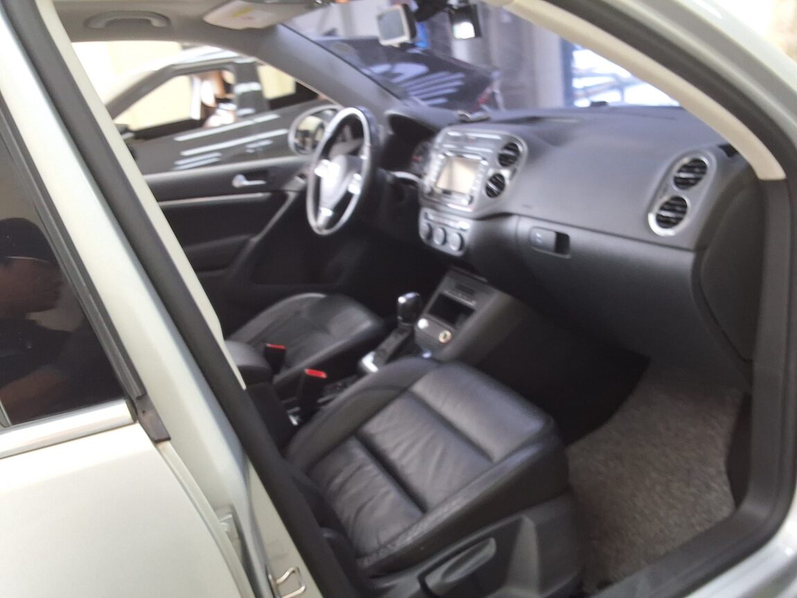 VOLKSWAGEN TIGUAN 2.0 TDI BLUEMOTION PREMIUM 2016 - zdjęcie 15