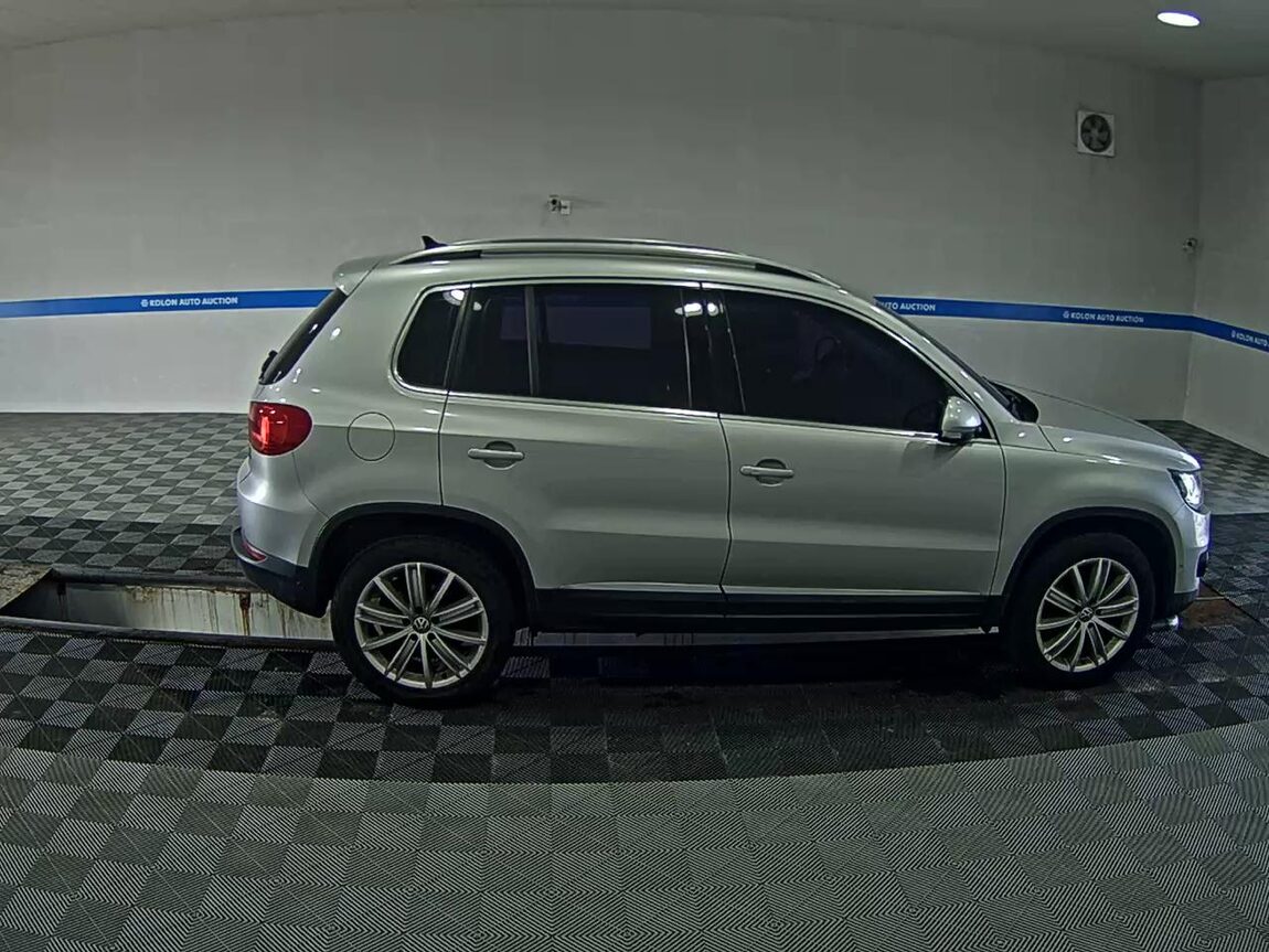 VOLKSWAGEN TIGUAN 2.0 TDI BLUEMOTION PREMIUM 2016 - zdjęcie 4