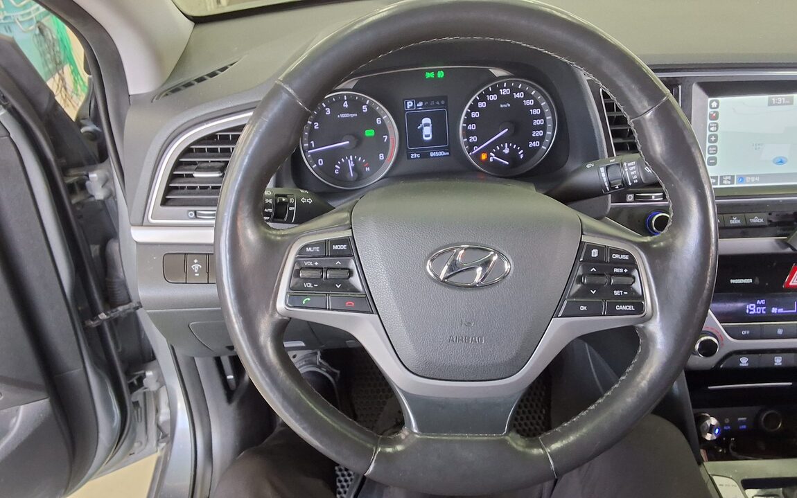 HYUNDAI AVANTE AD 1.6 GDi MODERN 2016 - zdjęcie 17