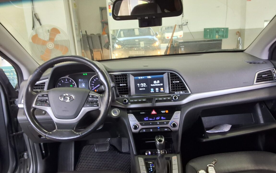 HYUNDAI AVANTE AD 1.6 GDi MODERN 2016 - zdjęcie 11