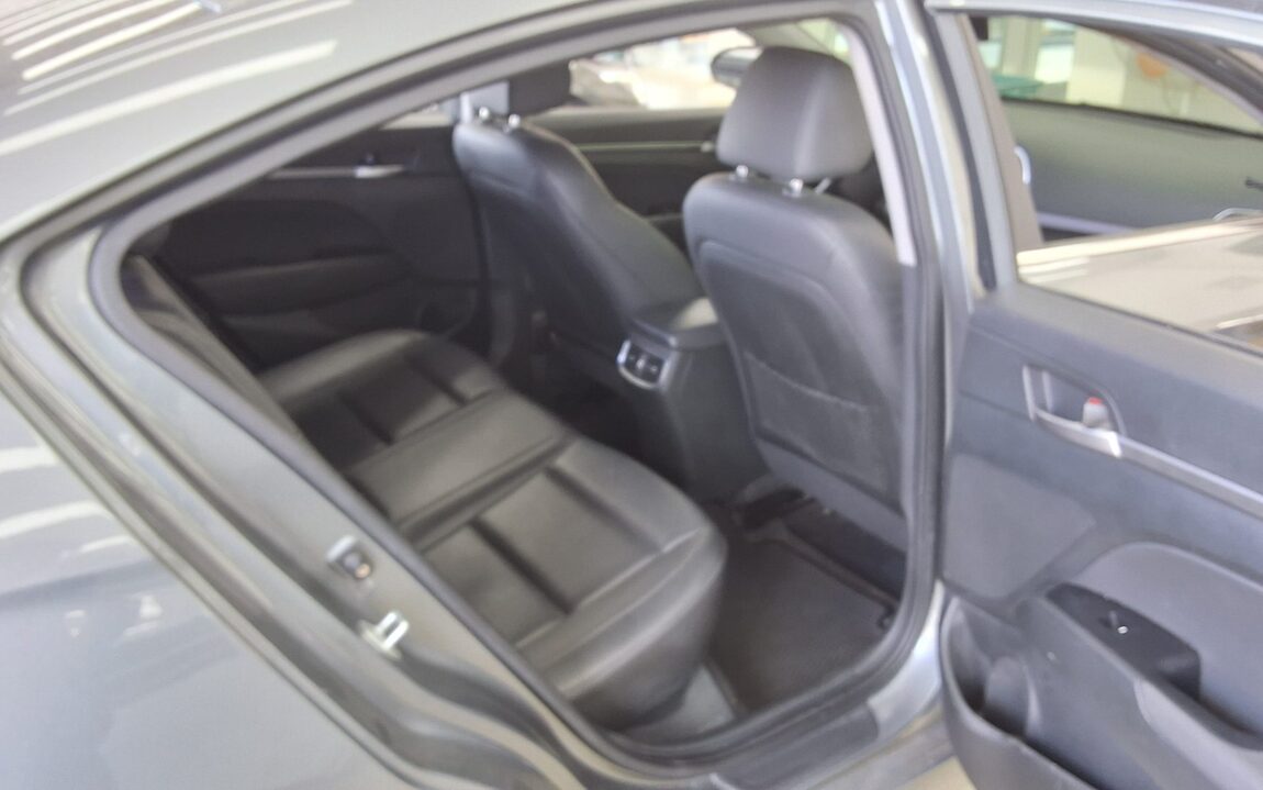 HYUNDAI AVANTE AD 1.6 GDi MODERN 2016 - zdjęcie 13