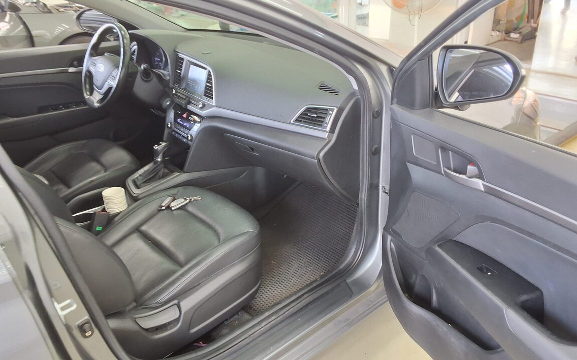 HYUNDAI AVANTE AD 1.6 GDi MODERN 2016 - zdjęcie 14