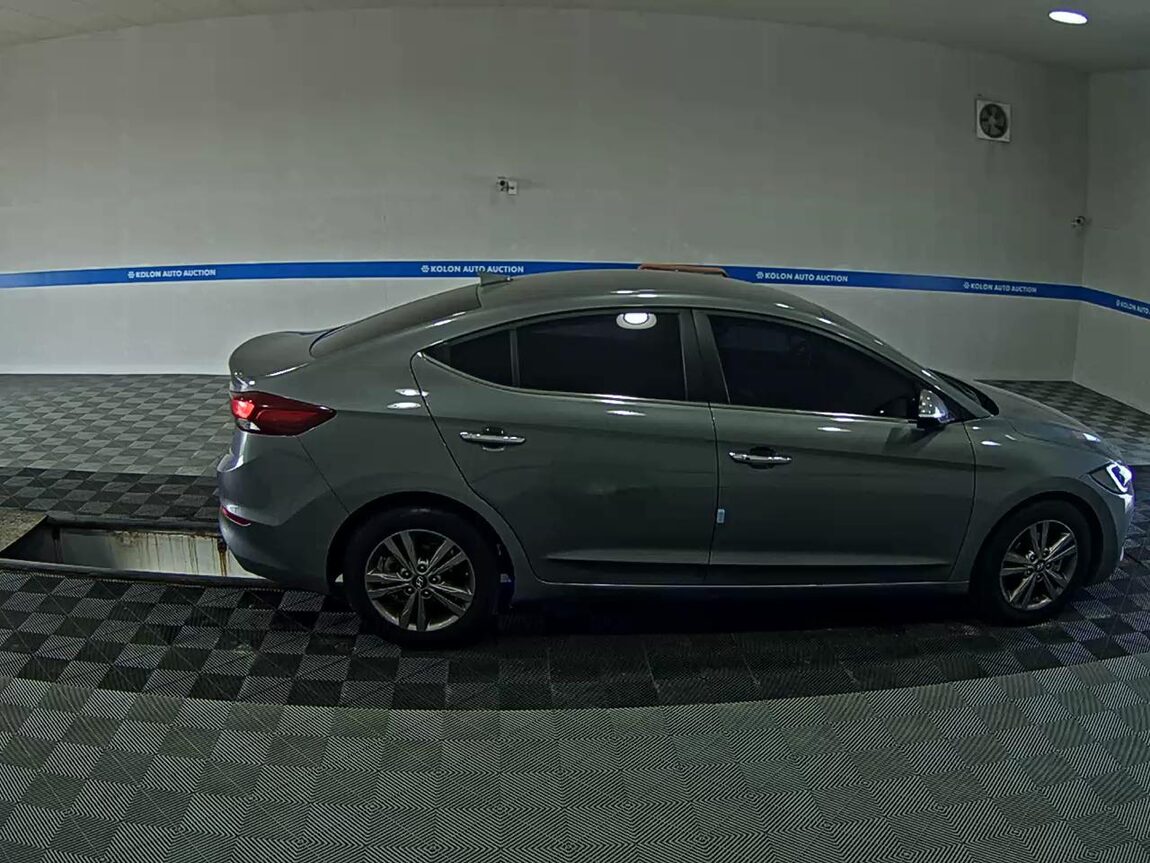 HYUNDAI AVANTE AD 1.6 GDi MODERN 2016 - zdjęcie 4