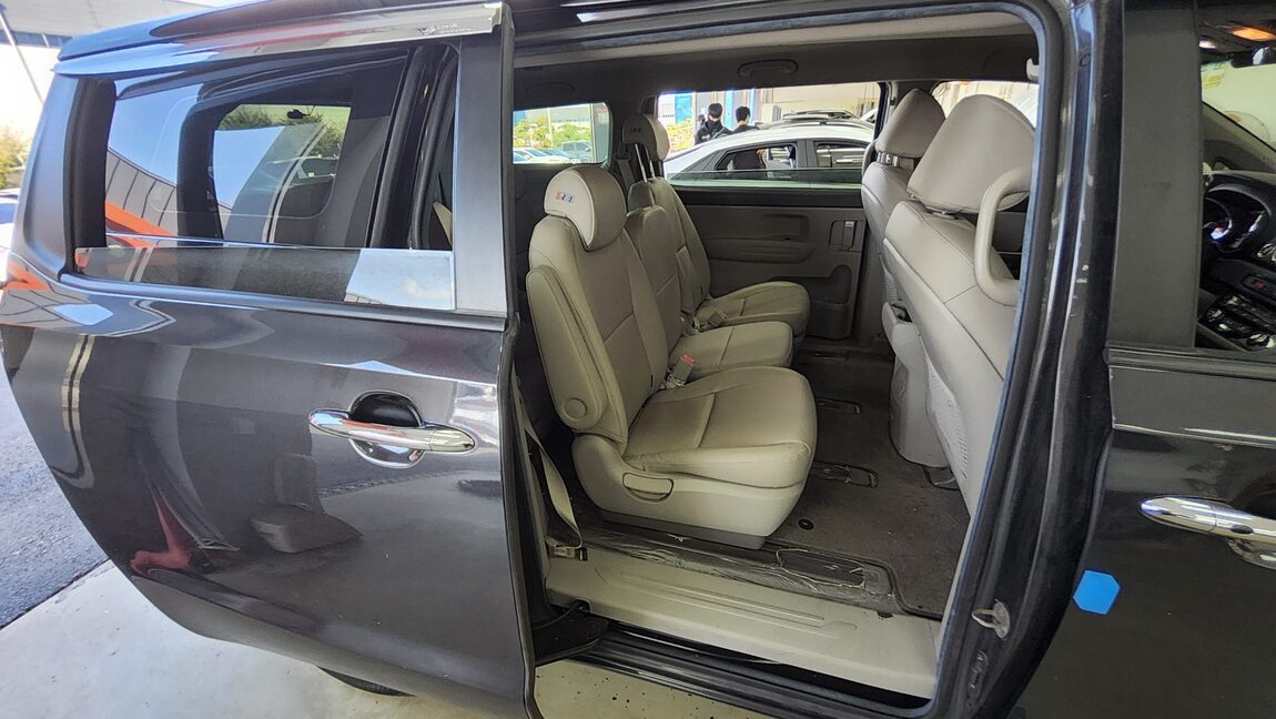 KIA THE NEW CARNIVAL 11-SEATER DIESEL DELUXE 2020 - zdjęcie 13