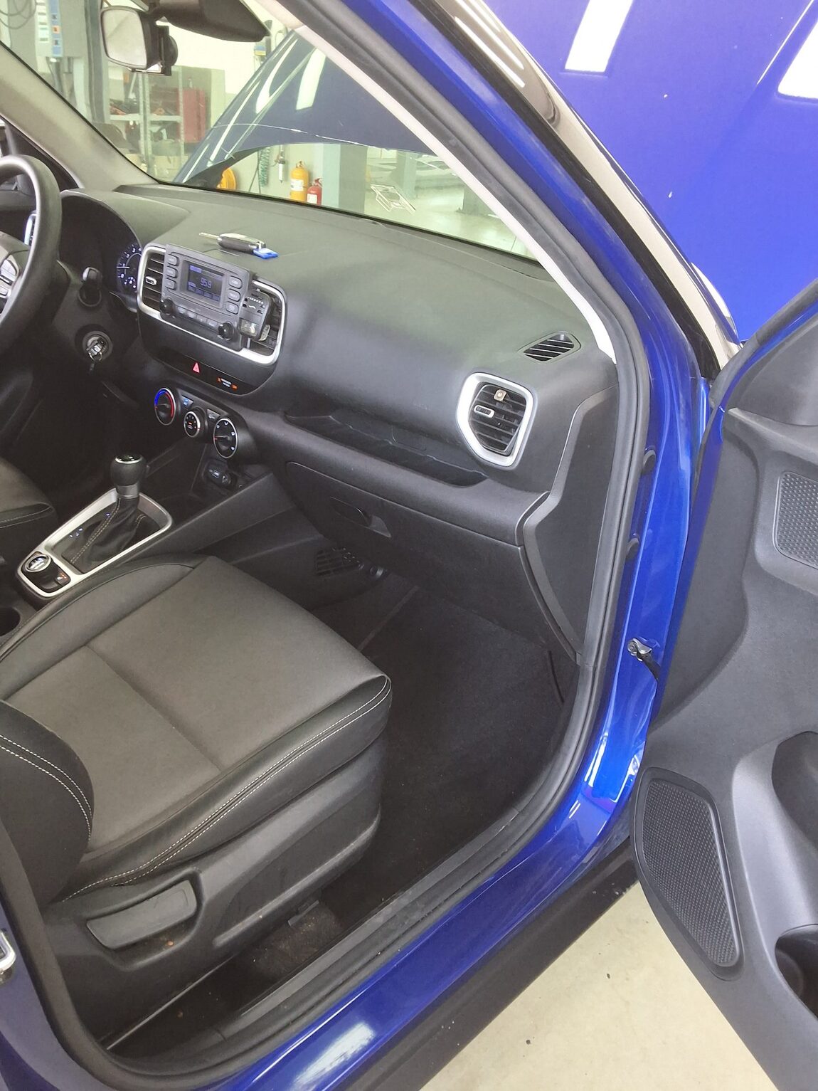 HYUNDAI VENUE 1.6 GASOLINE SMART 2022 - zdjęcie 14