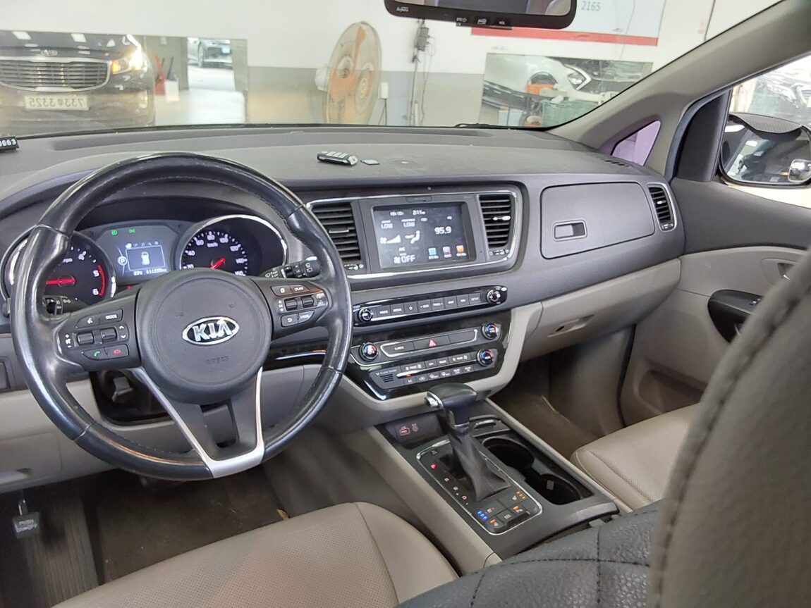 KIA ALL NEW CARNIVAL 11-SEATER DIESEL LUXURY 2018 - zdjęcie 11