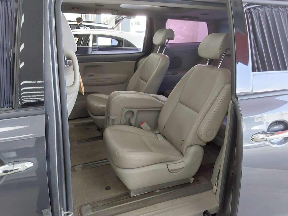 KIA ALL NEW CARNIVAL 11-SEATER DIESEL LUXURY 2018 - zdjęcie 12