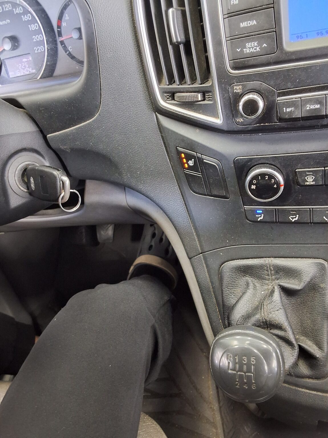 HYUNDAI GRAND STAREX 5-SEATER DIESEL VAN SMART 2017 - zdjęcie 17