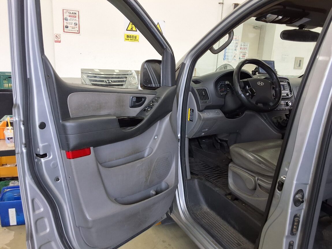 HYUNDAI GRAND STAREX 5-SEATER DIESEL VAN SMART 2017 - zdjęcie 10
