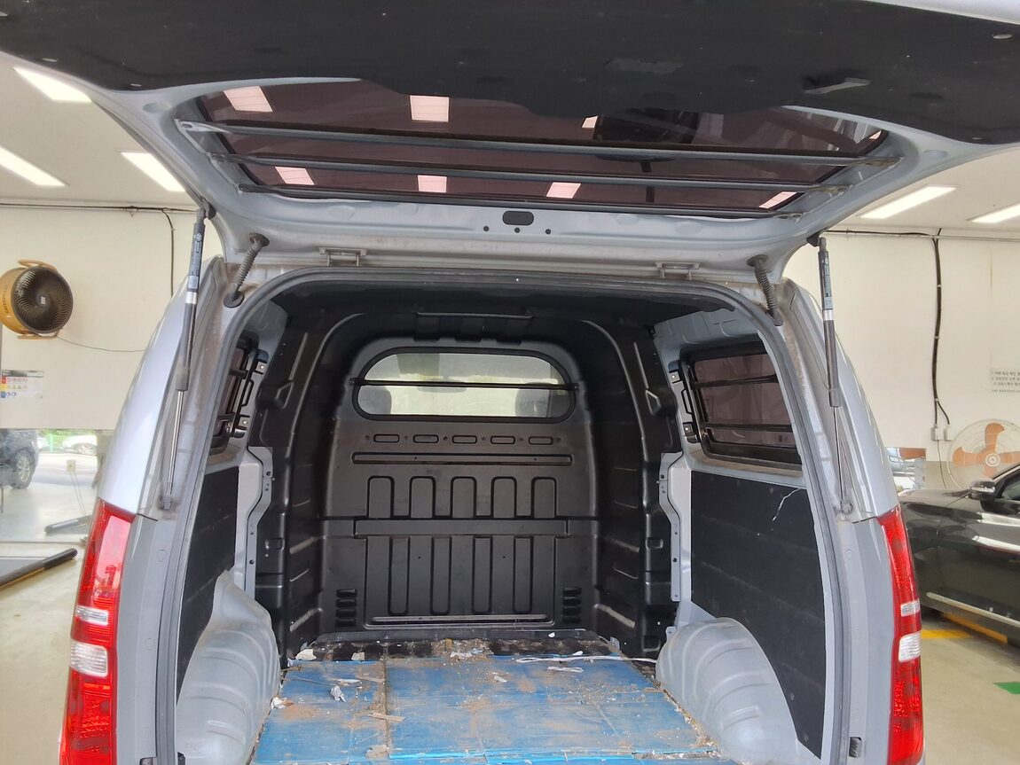 HYUNDAI GRAND STAREX 5-SEATER DIESEL VAN SMART 2017 - zdjęcie 15