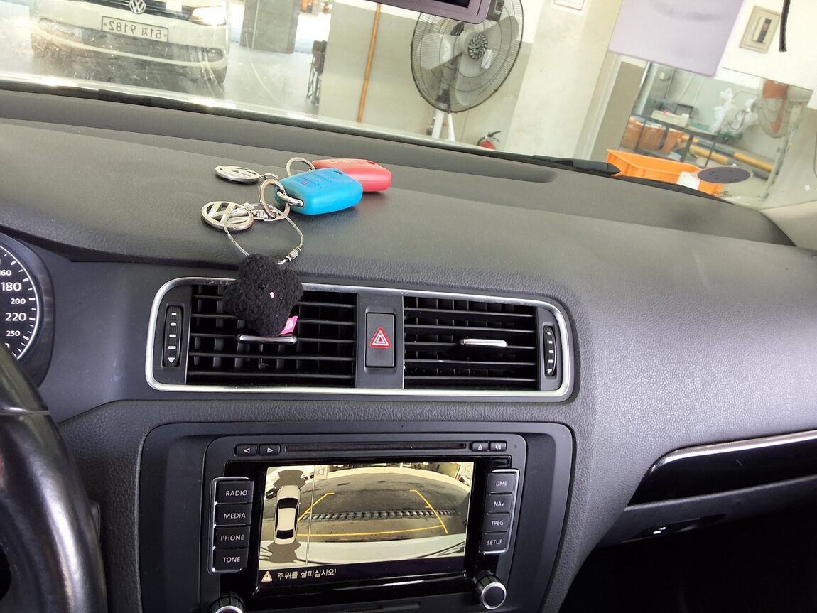 VOLKSWAGEN JETTA (6TH GEN) 2.0 TDI 2014 - zdjęcie 18