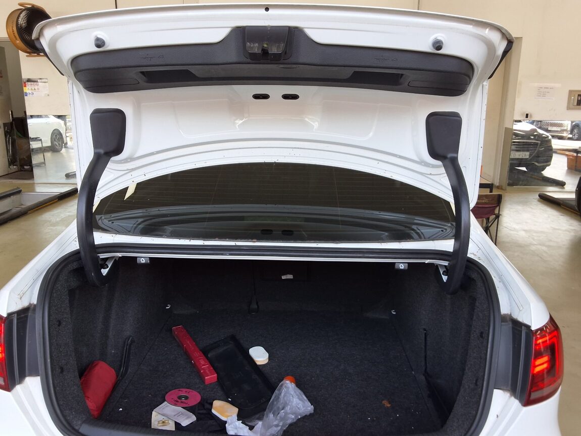 VOLKSWAGEN JETTA (6TH GEN) 2.0 TDI 2014 - zdjęcie 15