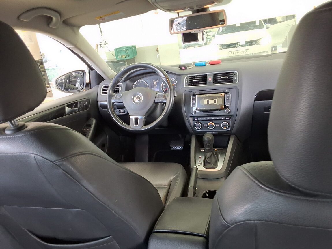 VOLKSWAGEN JETTA (6TH GEN) 2.0 TDI 2014 - zdjęcie 11