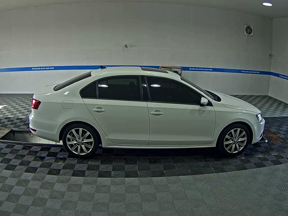 VOLKSWAGEN JETTA (6TH GEN) 2.0 TDI 2014 - zdjęcie 4