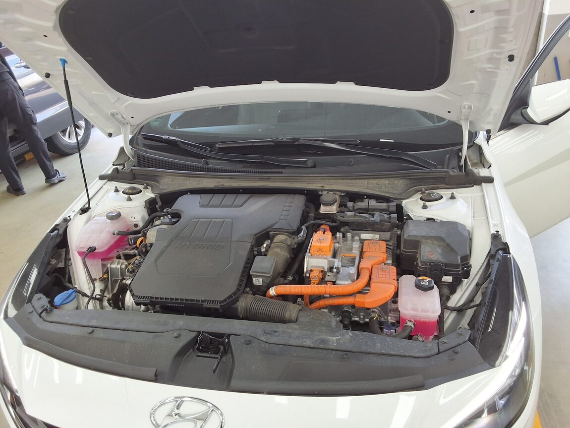 HYUNDAI AVANTE HYBRID (CN7) HEV INSPIRATION 2023 - zdjęcie 18