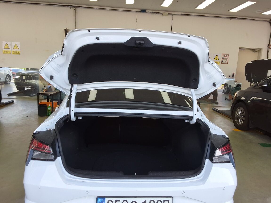 HYUNDAI AVANTE HYBRID (CN7) HEV INSPIRATION 2023 - zdjęcie 15