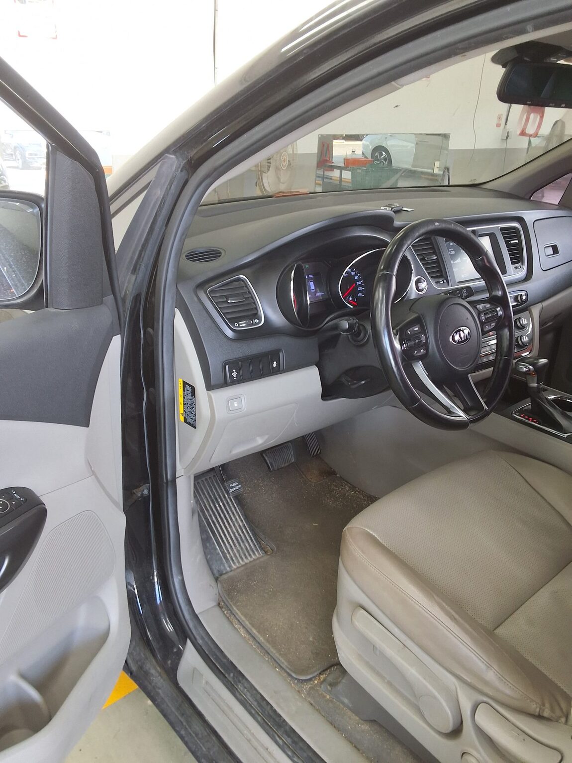 KIA THE NEW CARNIVAL 9-SEATER DIESEL LUXURY 2019 - zdjęcie 10