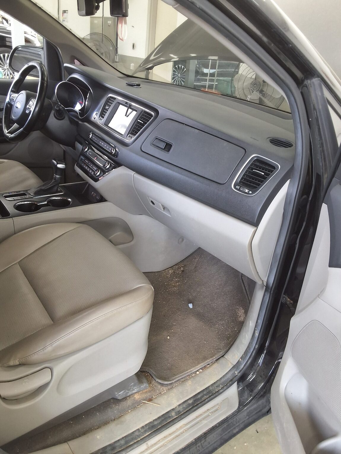 KIA THE NEW CARNIVAL 9-SEATER DIESEL LUXURY 2019 - zdjęcie 14