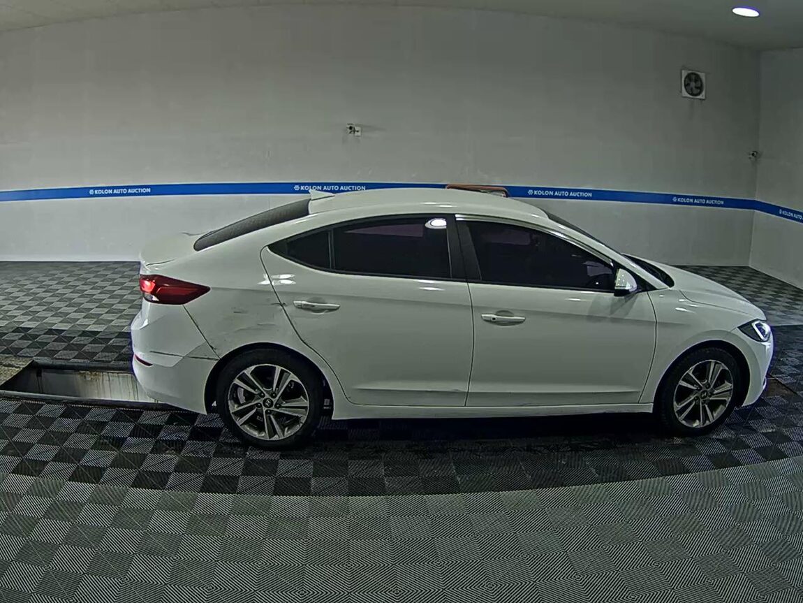 HYUNDAI AVANTE AD 1.6 GDi VALUE PLUS 2018 - zdjęcie 4