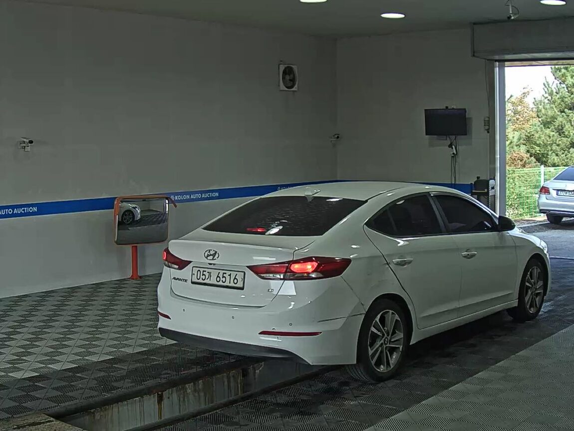 HYUNDAI AVANTE AD 1.6 GDi VALUE PLUS 2018 - zdjęcie 5