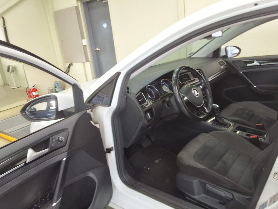 VOLKSWAGEN GOLF (7TH GEN) 2.0 TDI 2015 - zdjęcie 11