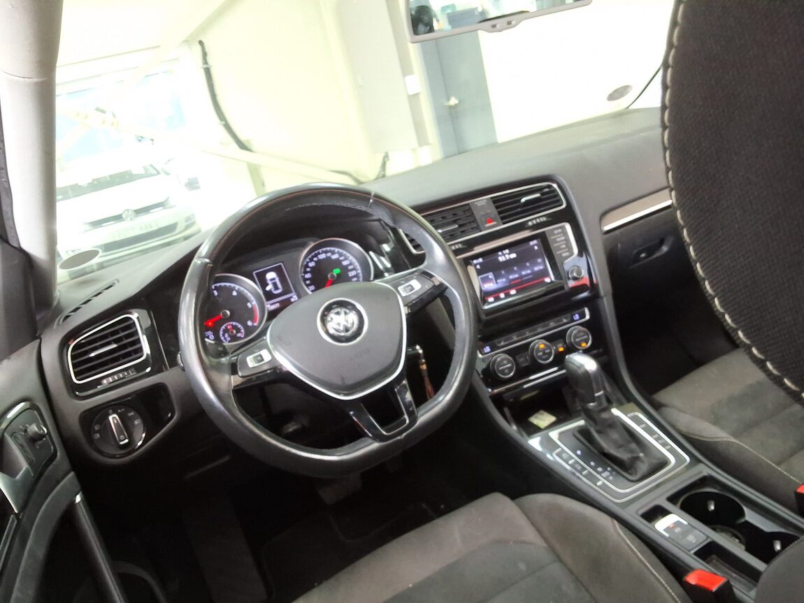 VOLKSWAGEN GOLF (7TH GEN) 2.0 TDI 2015 - zdjęcie 12