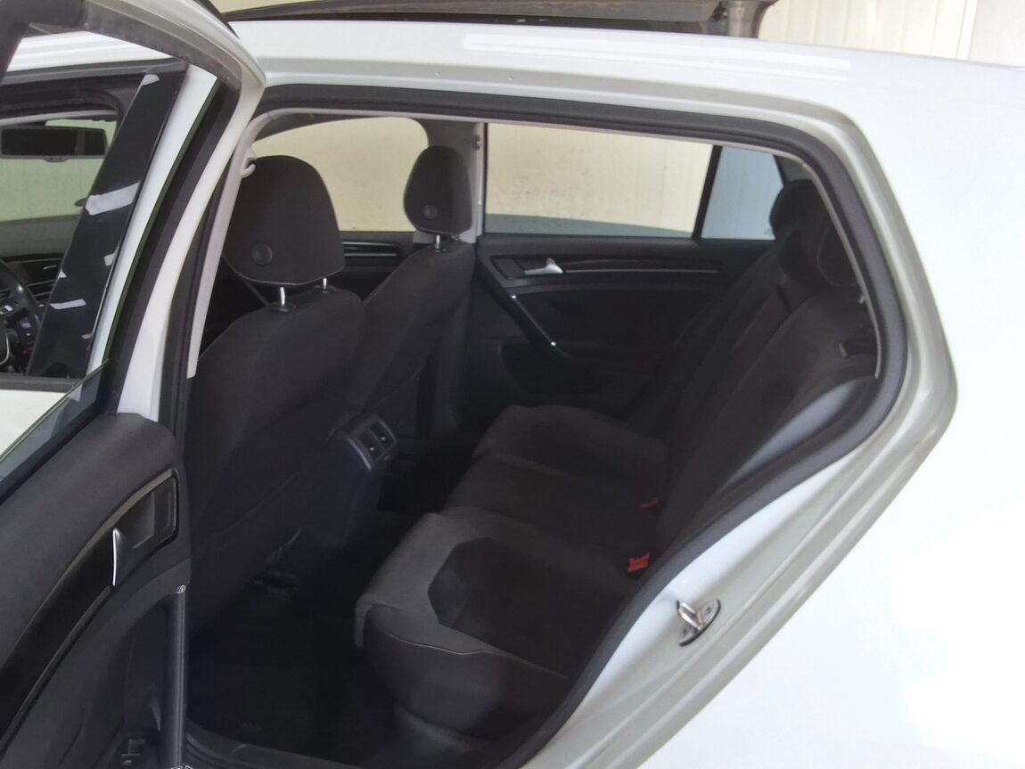 VOLKSWAGEN GOLF (7TH GEN) 2.0 TDI 2015 - zdjęcie 13