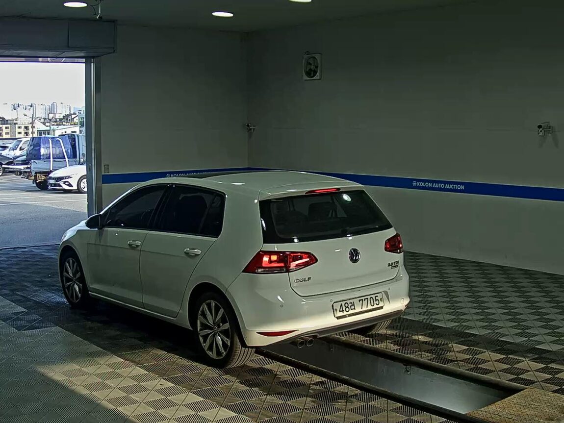 VOLKSWAGEN GOLF (7TH GEN) 2.0 TDI 2015 - zdjęcie 6