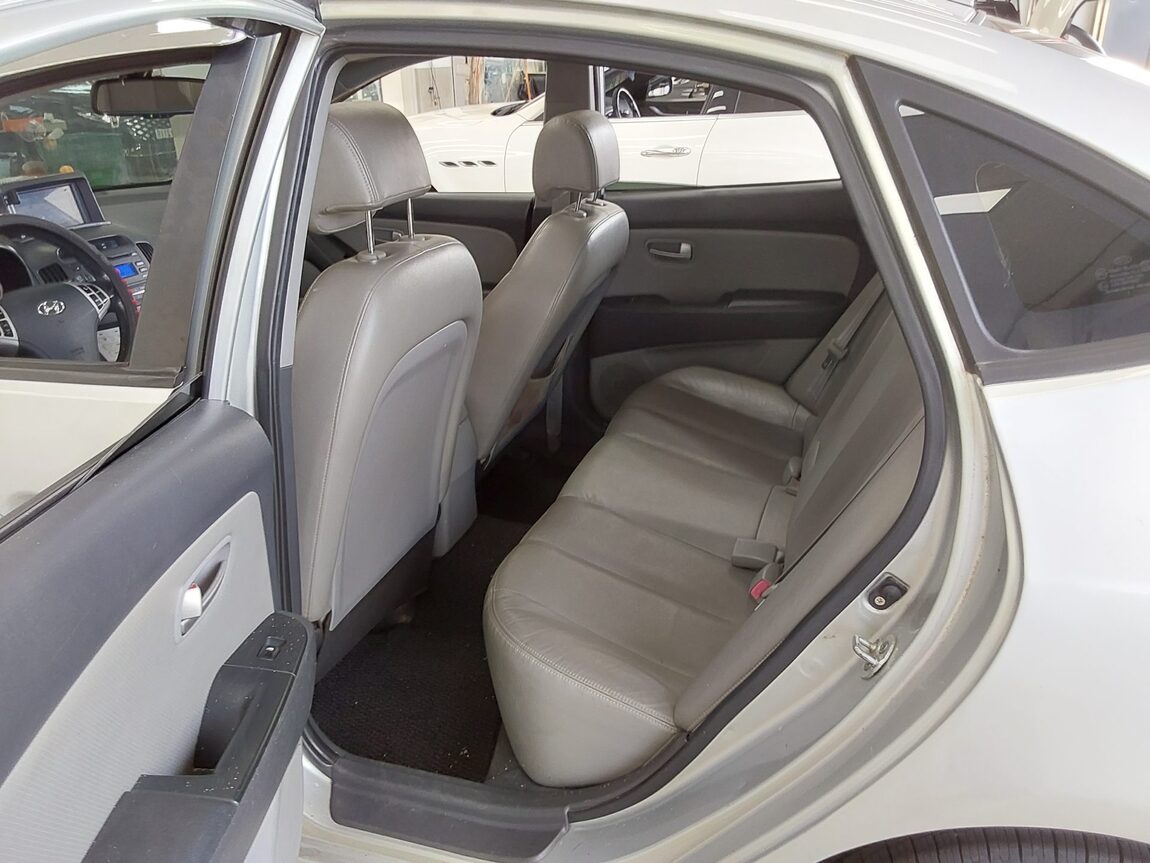 HYUNDAI AVANTE HD 1.6 VVT S16 PREMIER 2009 - zdjęcie 12