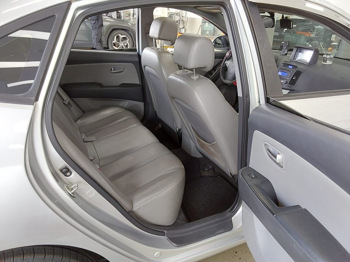 HYUNDAI AVANTE HD 1.6 VVT S16 PREMIER 2009 - zdjęcie 13