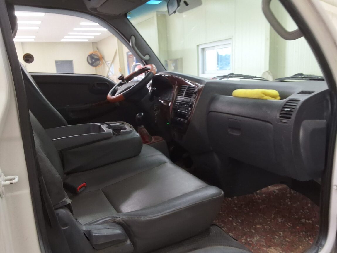 KIA BONGO III CARGO CRDi KING CAB LONG WHEELBASE 2010 - zdjęcie 12