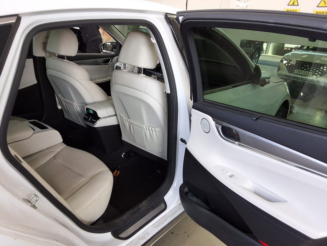 HYUNDAI THE NEW GRANDEUR IG GASOLINE 2.5 LE BLANC 2023 - zdjęcie 13