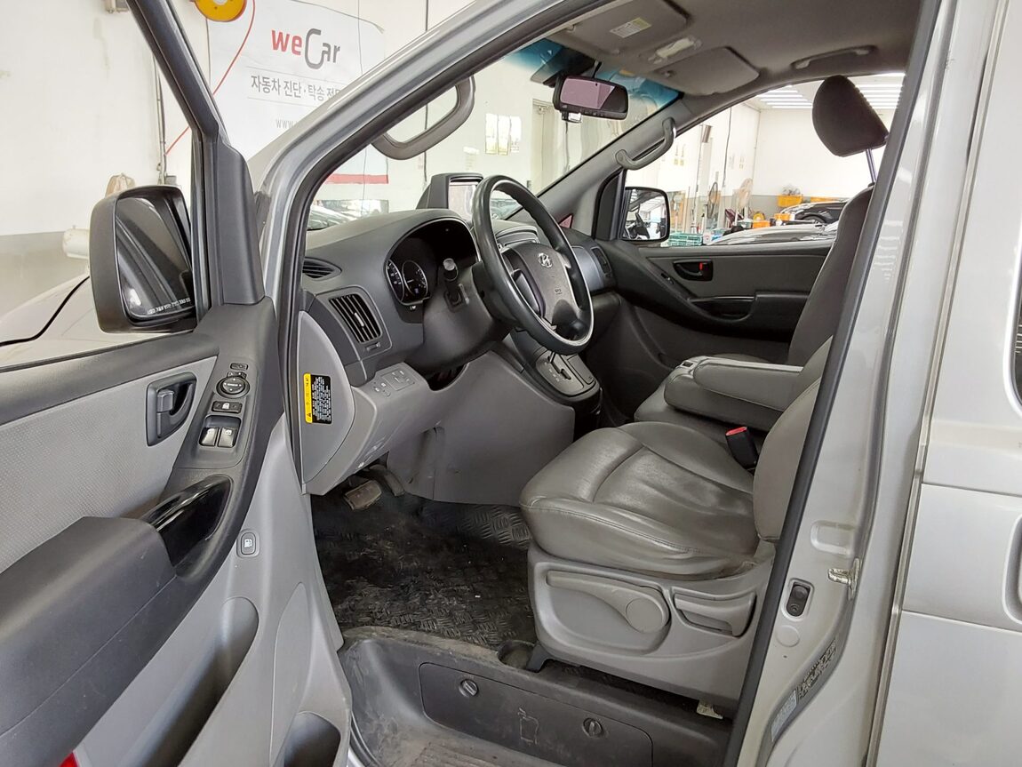 HYUNDAI GRAND STAREX 12-SEATER DIESEL SMART 2018 - zdjęcie 10