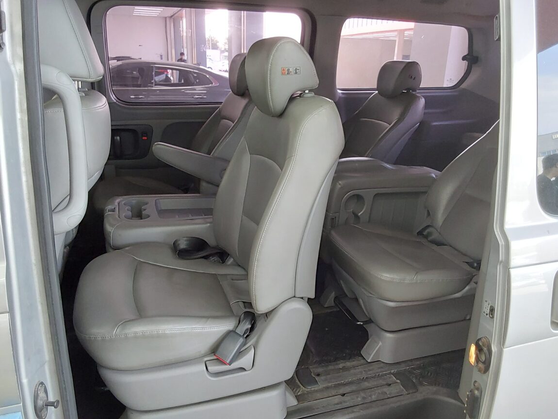 HYUNDAI GRAND STAREX 12-SEATER DIESEL SMART 2018 - zdjęcie 12
