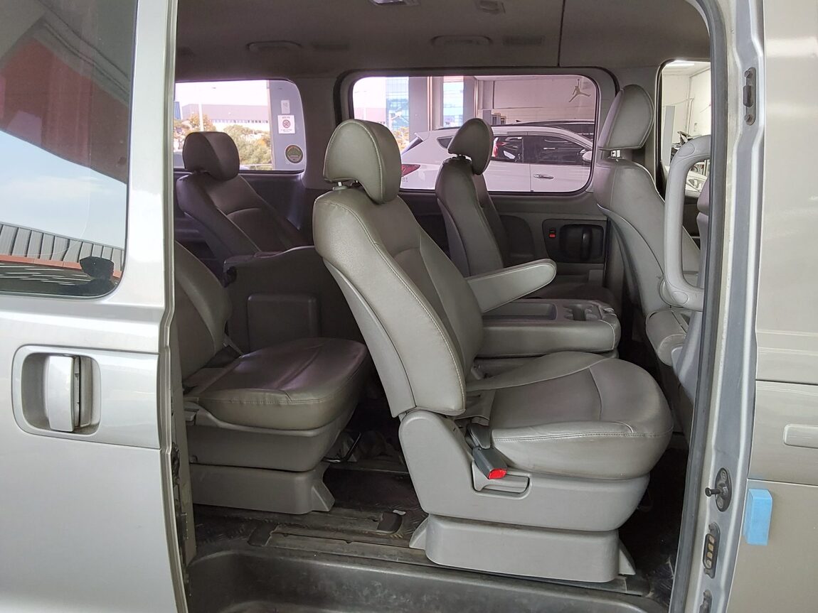 HYUNDAI GRAND STAREX 12-SEATER DIESEL SMART 2018 - zdjęcie 13