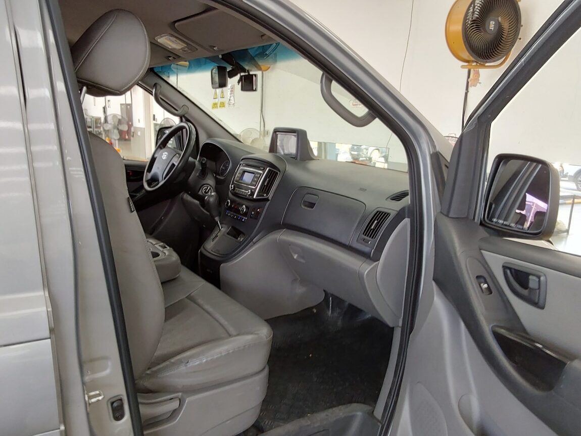 HYUNDAI GRAND STAREX 12-SEATER DIESEL SMART 2018 - zdjęcie 14