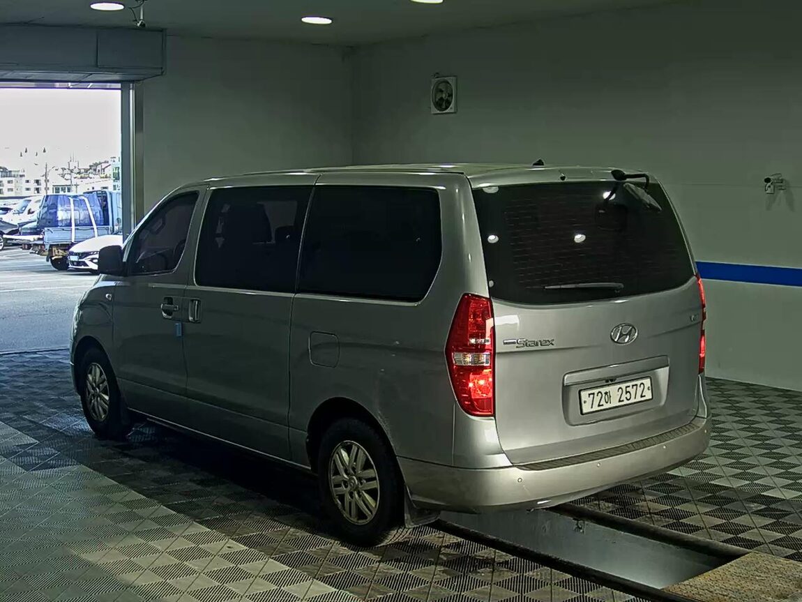 HYUNDAI GRAND STAREX 12-SEATER DIESEL SMART 2018 - zdjęcie 6