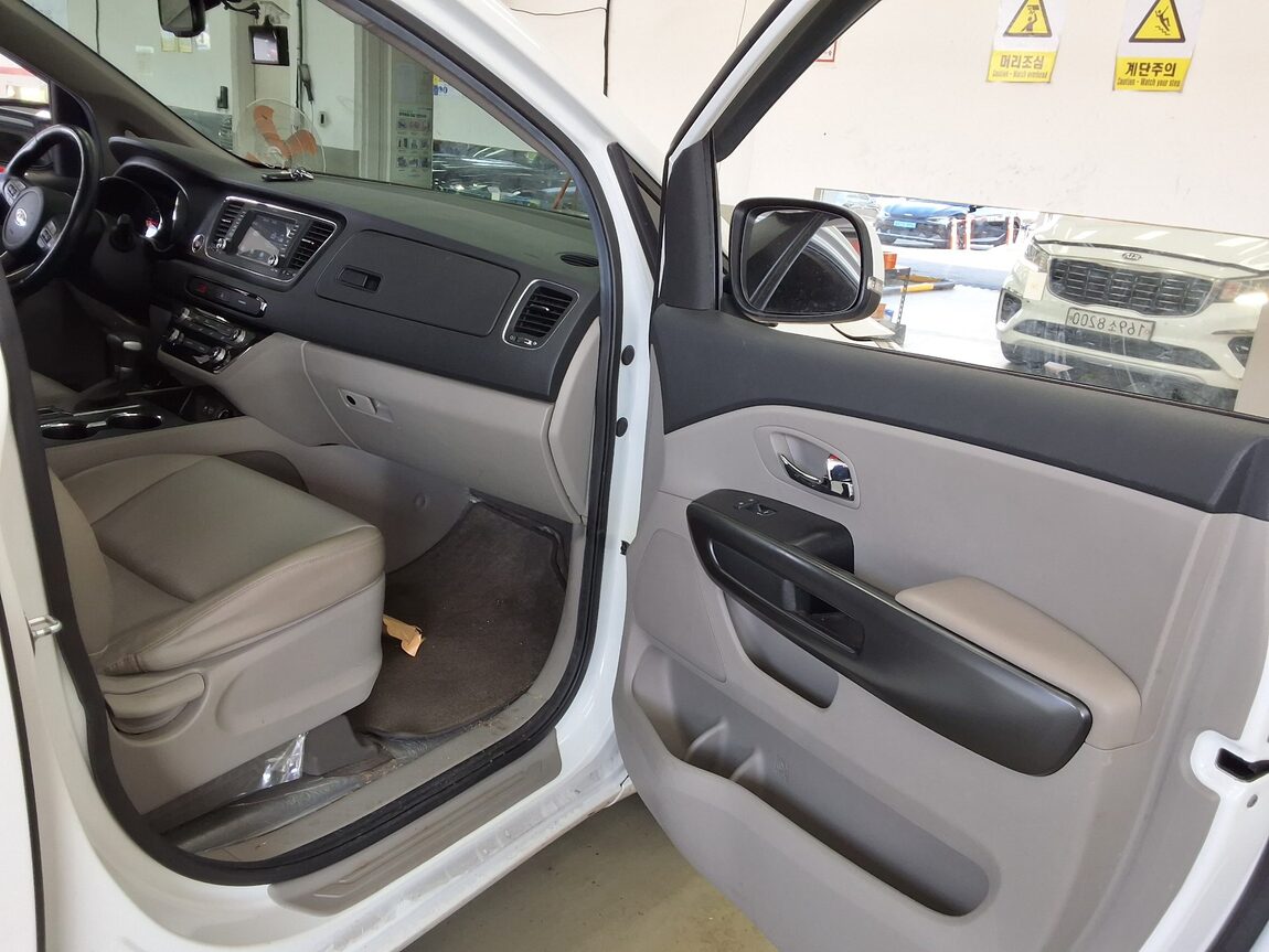 KIA THE NEW CARNIVAL 9-SEATER DIESEL LUXURY 2020 - zdjęcie 14