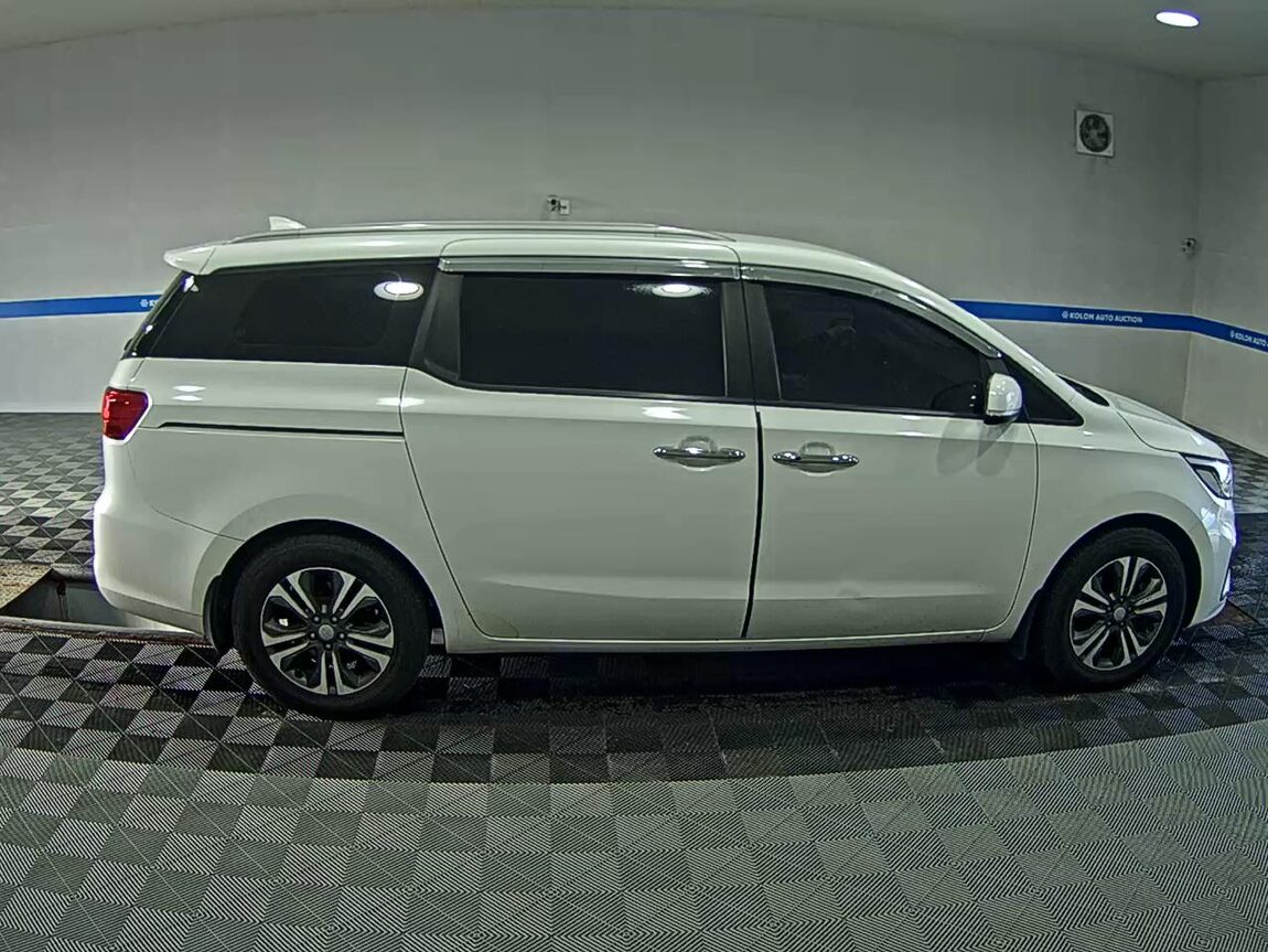 KIA THE NEW CARNIVAL 9-SEATER DIESEL LUXURY 2020 - zdjęcie 4