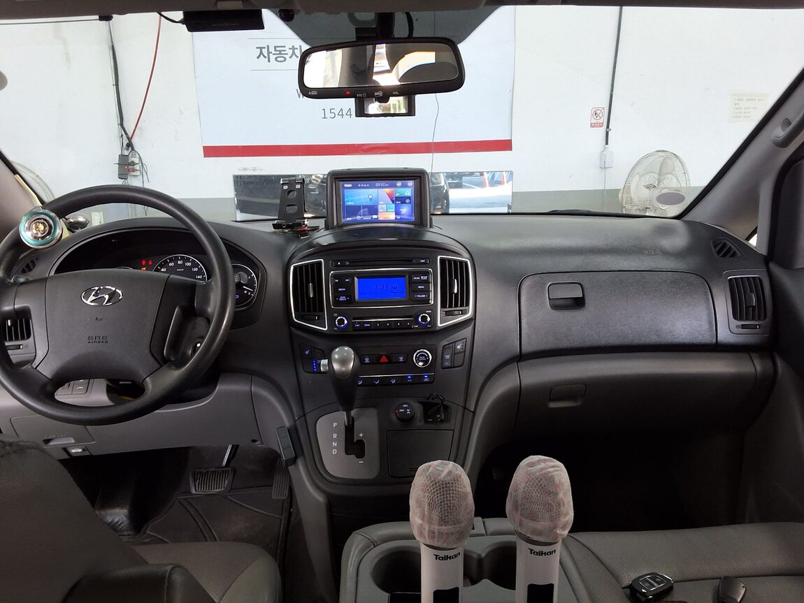 HYUNDAI THE NEW GRAND STAREX 12-SEATER DIESEL 4WD SMART 2020 - zdjęcie 11