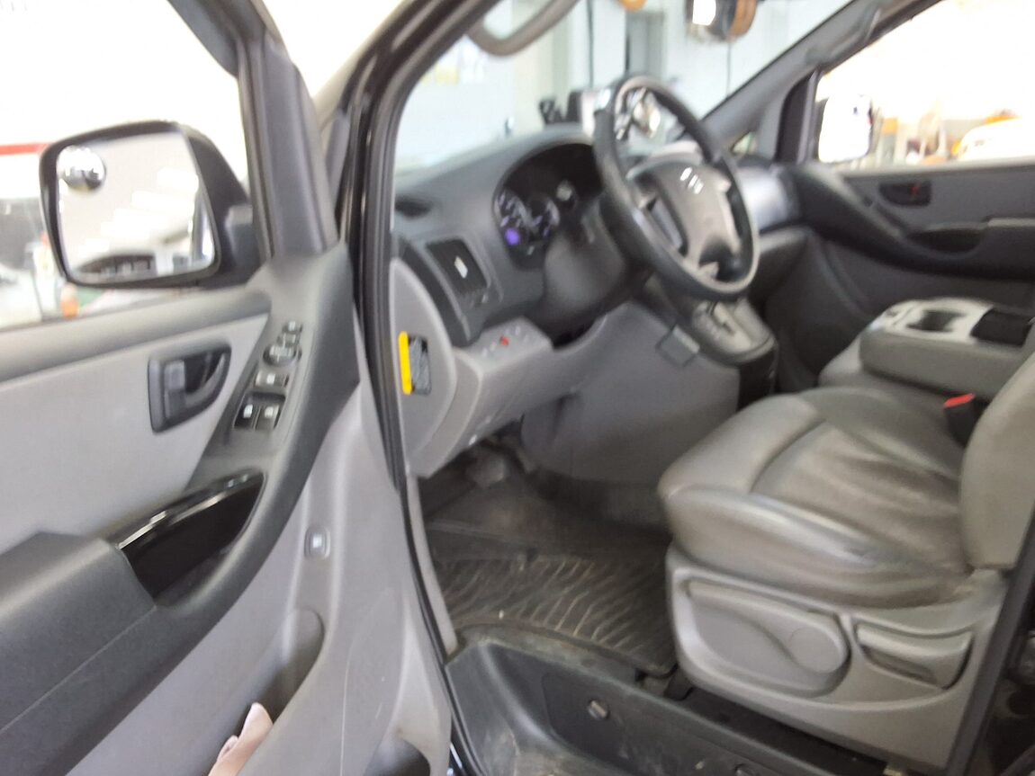 HYUNDAI THE NEW GRAND STAREX 12-SEATER DIESEL 4WD SMART 2020 - zdjęcie 10