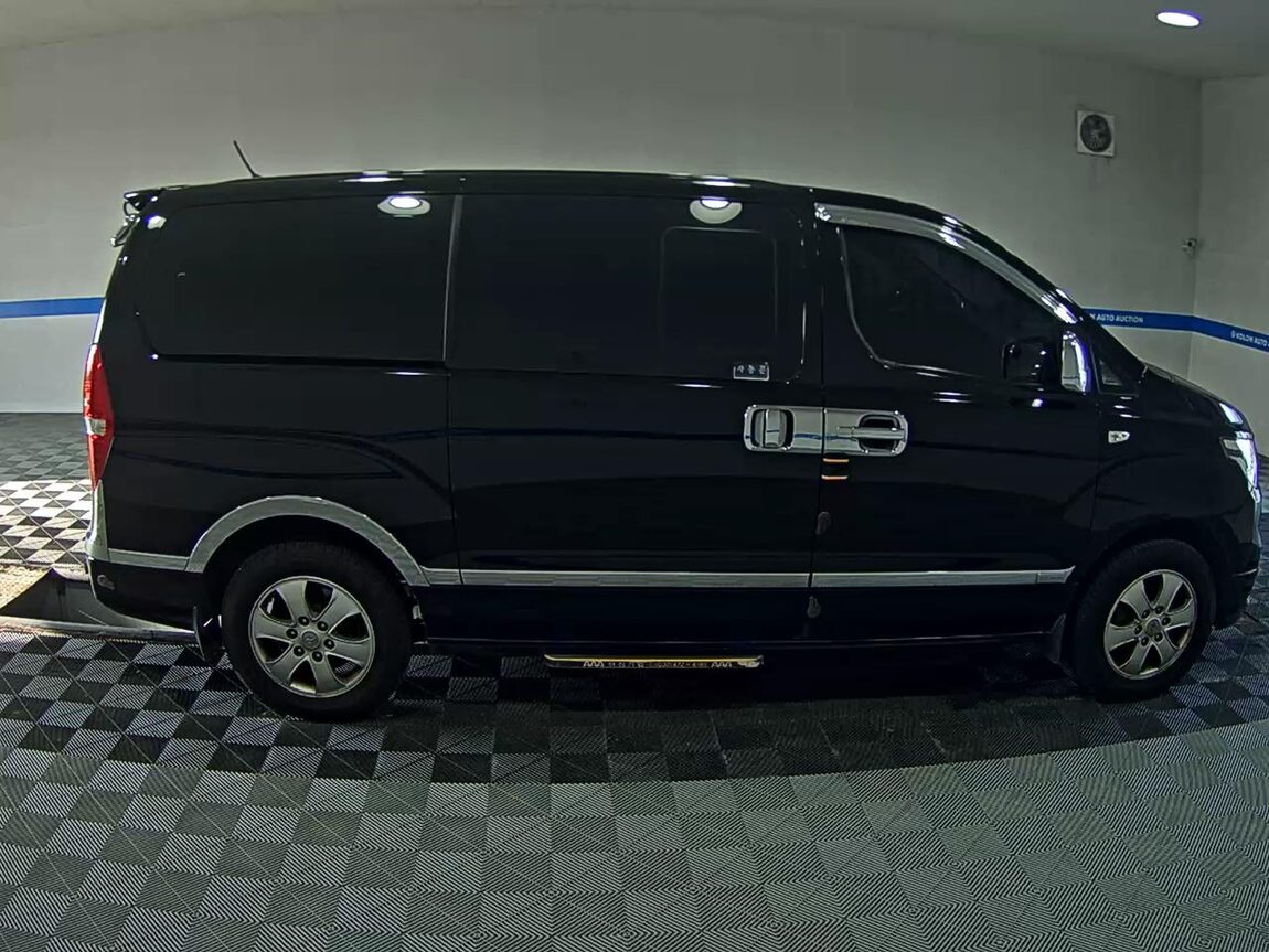 HYUNDAI THE NEW GRAND STAREX 12-SEATER DIESEL 4WD SMART 2020 - zdjęcie 4