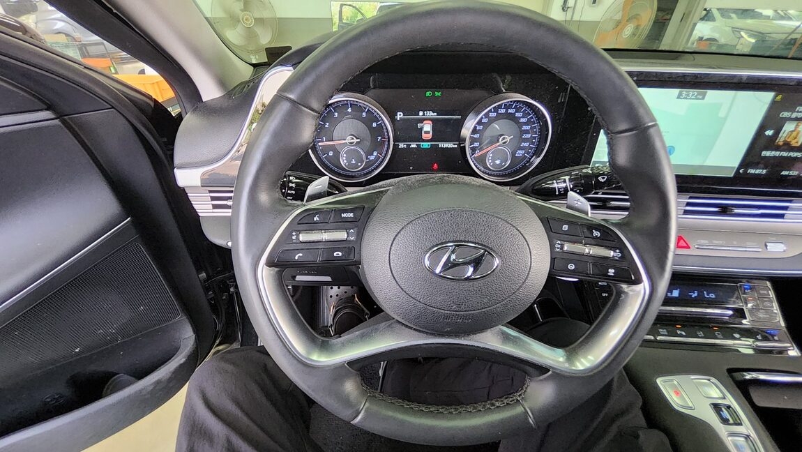 HYUNDAI THE NEW GRANDEUR IG GASOLINE 3.3 EXCLUSIVE 2022 - zdjęcie 17
