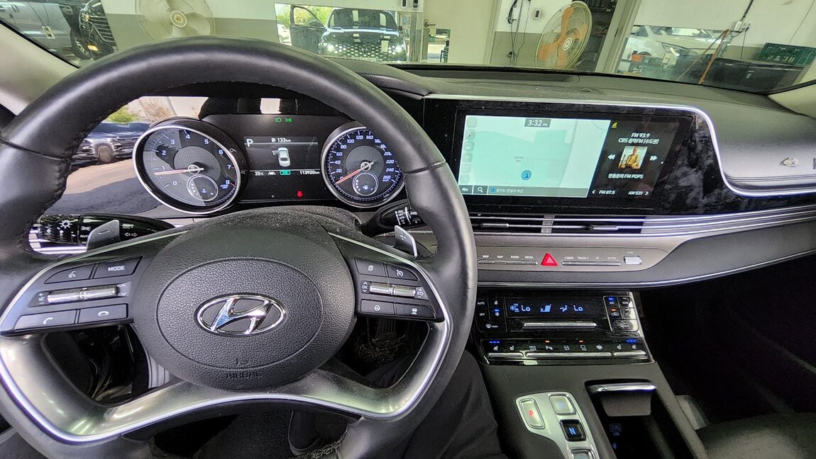 HYUNDAI THE NEW GRANDEUR IG GASOLINE 3.3 EXCLUSIVE 2022 - zdjęcie 18