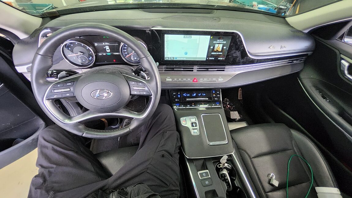 HYUNDAI THE NEW GRANDEUR IG GASOLINE 3.3 EXCLUSIVE 2022 - zdjęcie 11