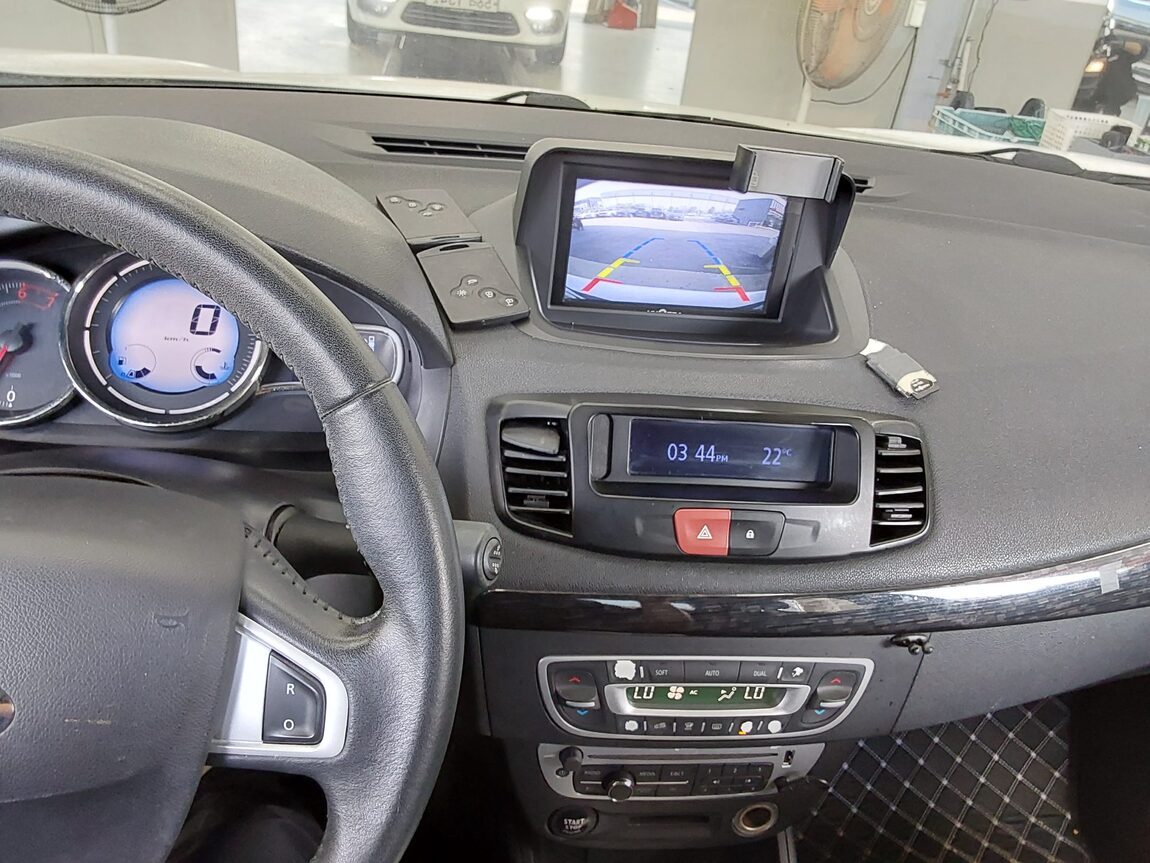 RENAULT (SAMSUNG) SM3 NEO RE 2015 - zdjęcie 17