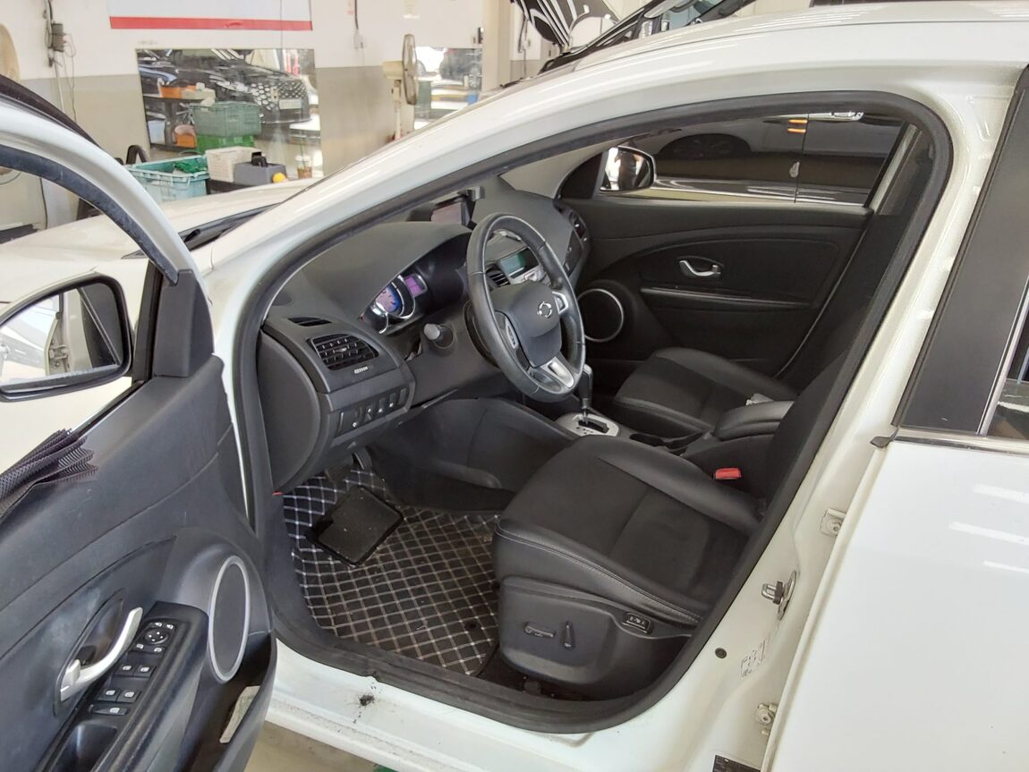 RENAULT (SAMSUNG) SM3 NEO RE 2015 - zdjęcie 10