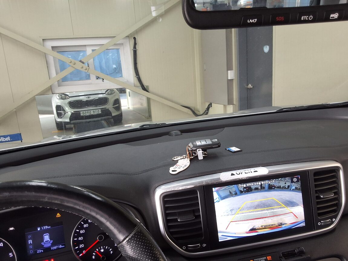 KIA SPORTAGE THE BOLD R2.0 DIESEL 4WD PRESTIGE 2019 - zdjęcie 25