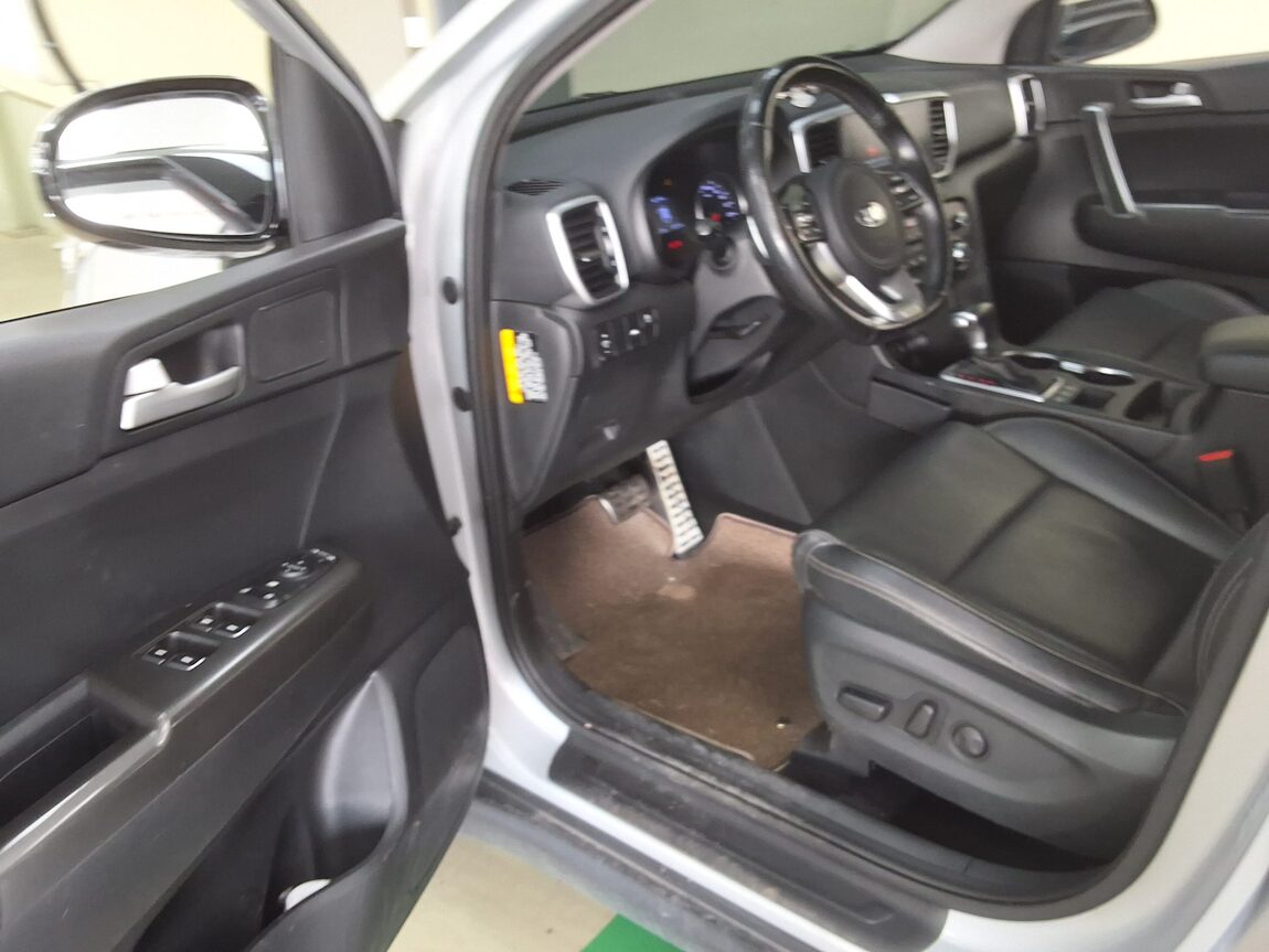 KIA SPORTAGE THE BOLD R2.0 DIESEL 4WD PRESTIGE 2019 - zdjęcie 11