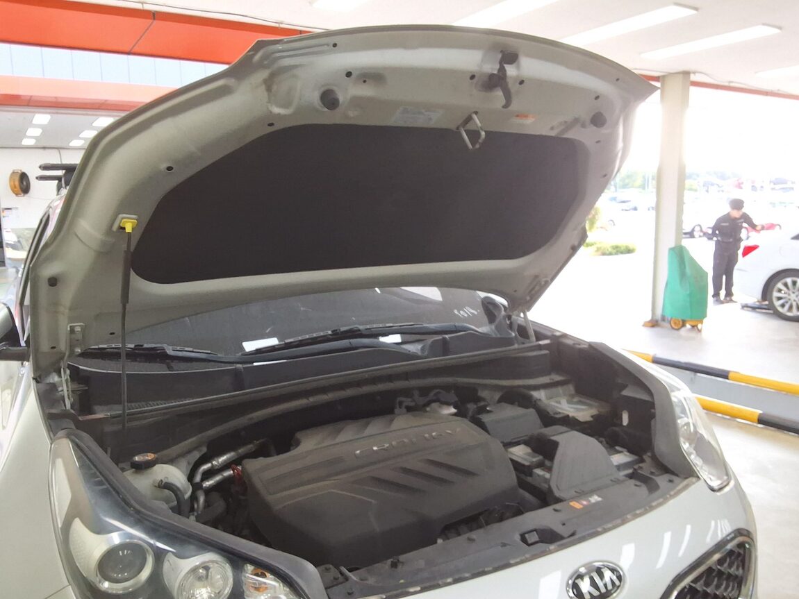 KIA SPORTAGE THE BOLD R2.0 DIESEL 4WD PRESTIGE 2019 - zdjęcie 18